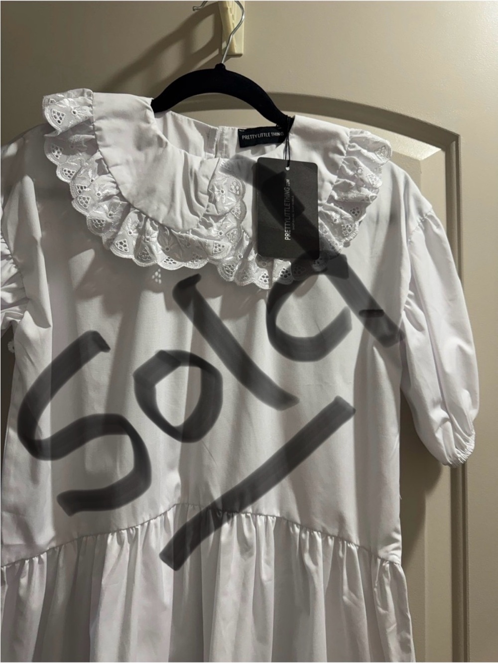 White embroider, frill collar , short puff sleeves Smock dress.US size 4